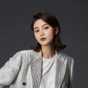 服装模特专业教师游颖琳